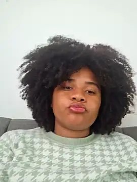 Snapshot of DANIELA_MICHEL chatting on 02/06/25, 07:18 DANIELA MICHEL online show from 02/06/25, 07:18