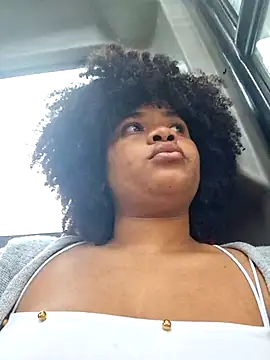 Snapshot of DANIELA_MICHEL chatting on 02/14/25, 10:47 DANIELA MICHEL online show from 02/14/25, 10:47