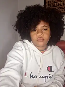 Snapshot of DANIELA_MICHEL chatting on 02/16/25, 12:41 DANIELA MICHEL online show from 02/16/25, 12:41