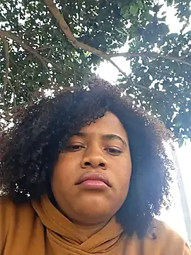 Snapshot of DANIELA_MICHEL chatting on 02/17/25, 05:21 DANIELA MICHEL online show from 02/17/25, 05:21