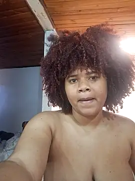 Snapshot of DANIELA_MICHEL chatting on 11/16/25, 04:12 DANIELA MICHEL online show from 11/16/25, 04:12