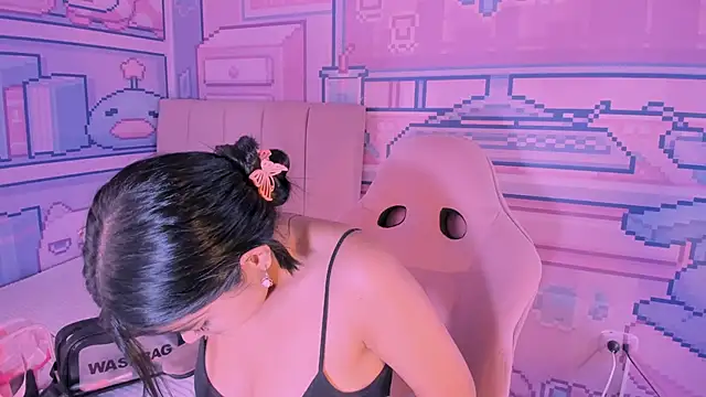  18alice online show from 02/11/25, 07:38