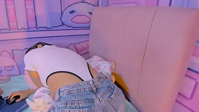  18alice online show from 03/20/25, 05:46