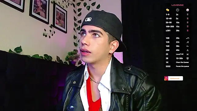 LyleBennett  online show from 02/14/25, 01:29