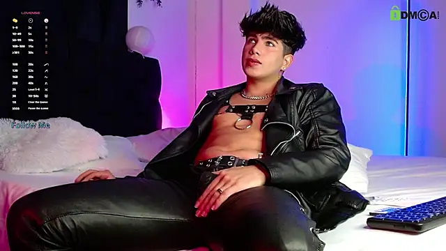 LyleBennett  online show from 10/21/25, 10:27