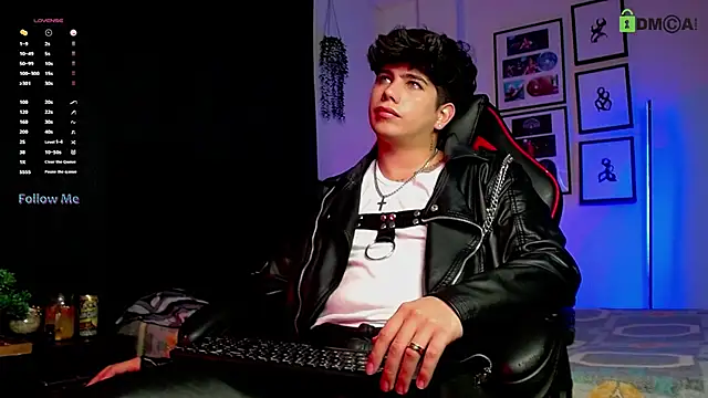 LyleBennett  online show from 11/14/25, 11:42