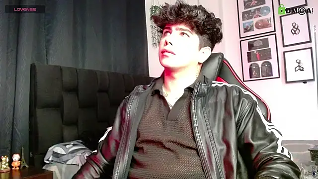 LyleBennett  online show from 11/16/25, 12:00