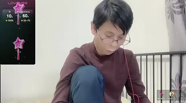 Snapshot of TGH521 chatting on 12/28/24, 03:48 TGH521 online show from 12/28/24, 03:48