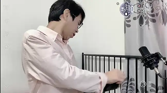 Snapshot of TGH521 chatting on 01/03/25, 02:54 TGH521 online show from 01/03/25, 02:54