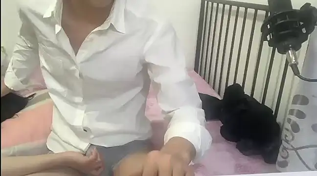 Snapshot of TGH521 chatting on 01/07/25, 08:13 TGH521 online show from 01/07/25, 08:13