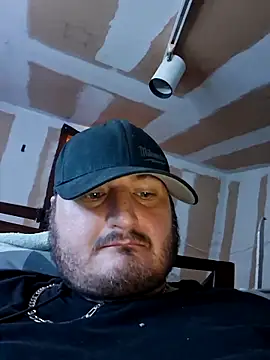 Snapshot of muledick8824 chatting on 10/24/25, 02:35 muledick8824 online show from 10/24/25, 02:35