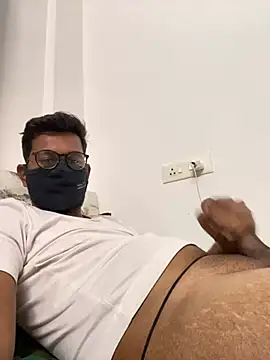 Snapshot of indboy chatting on 12/11/24, 02:00 indboy online show from 12/11/24, 02:00