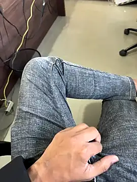 Snapshot of indboy chatting on 10/14/25, 11:33 indboy online show from 10/14/25, 11:33