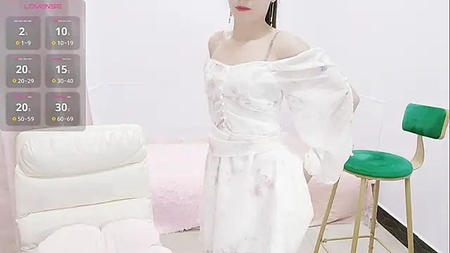 Snapshot of Mimiki-oo chatting on 12/14/24, 08:02 Mimiki-oo online show from 12/14/24, 08:02