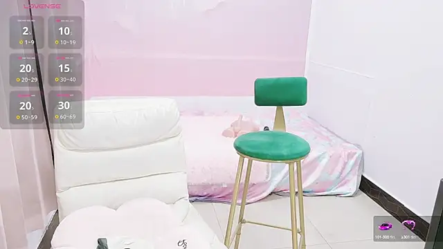 Snapshot of Mimiki-oo chatting on 01/29/25, 04:52 Mimiki-oo online show from 01/29/25, 04:52