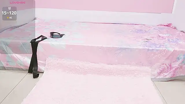 Snapshot of Mimiki-oo chatting on 02/23/25, 07:33 Mimiki-oo online show from 02/23/25, 07:33