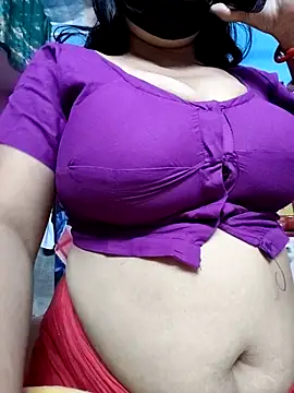 BERRY 00 online show from 11/25/25, 10:04