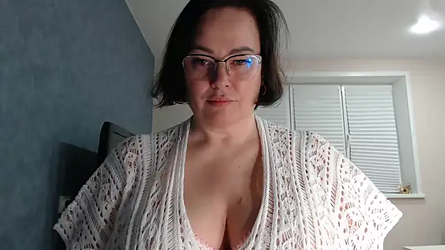 Snapshot of Nora_Star chatting on 10/31/25, 06:31 Nora Star online show from 10/31/25, 06:31