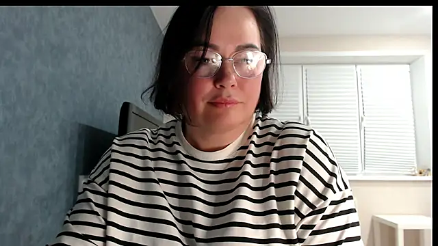 Snapshot of Nora_Star chatting on 12/15/25, 08:02 Nora Star online show from 12/15/25, 08:02