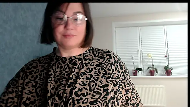 Nora Star online show from 03/23/26, 06:45