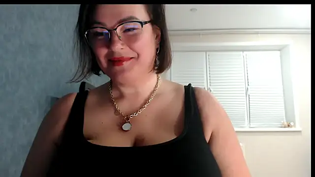 Nora Star online show from 04/10/26, 06:23