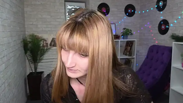 Nika Kitten online show from 03/13/25, 12:16