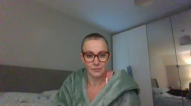 Snapshot of ELEGANT-ARIA36 chatting on 02/11/25, 11:54 ELEGANT-ARIA36 online show from 02/11/25, 11:54