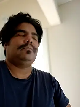 Snapshot of Brickstash chatting on 09/10/25, 06:41 Brickstash online show from 09/10/25, 06:41