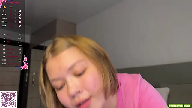 Snapshot of jettamona chatting on 03/04/25, 06:15 jettamona online show from 03/04/25, 06:15