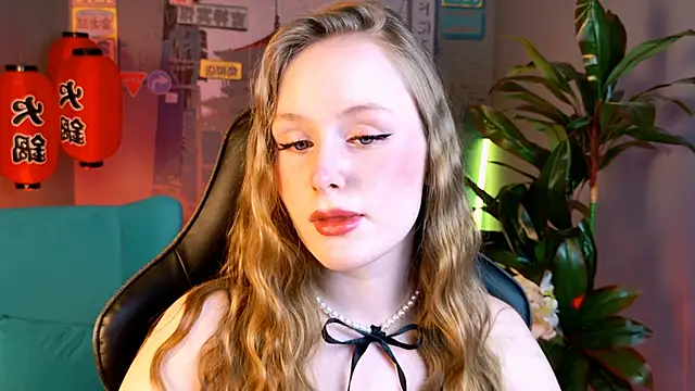 VivienLeeigh online show from 11/22/25, 09:08