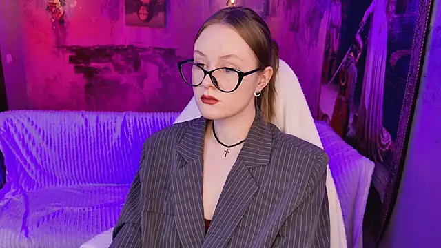 Snapshot of VivienLeeigh chatting on 04/27/26, 05:38 VivienLeeigh online show from 04/27/26, 05:38