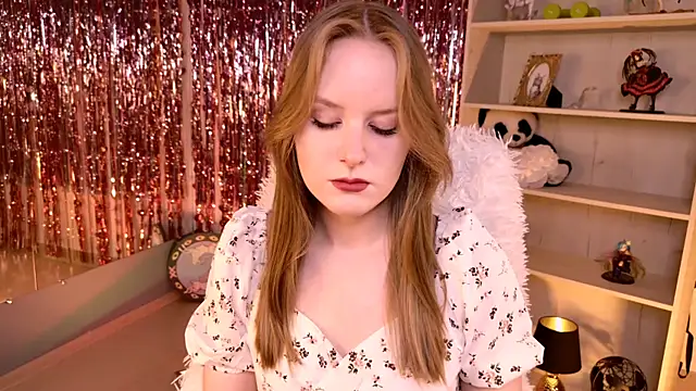 Snapshot of VivienLeeigh chatting on 05/19/26, 05:25 VivienLeeigh online show from 05/19/26, 05:25
