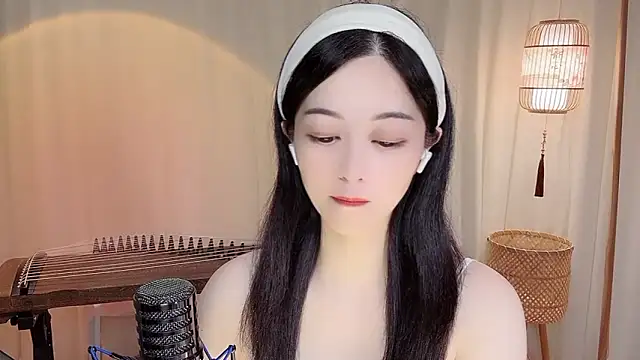 Snapshot of Tian-xin-999 chatting on 06/22/26, 04:26 Tian-xin-999 online show from 06/22/26, 04:26