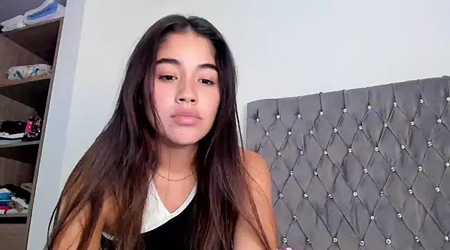 Snapshot of AriaMontgomery chatting on 12/17/24, 05:40 AriaMontgomery online show from 12/17/24, 05:40