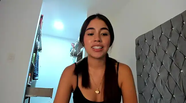 Snapshot of AriaMontgomery chatting on 12/20/24, 11:26 AriaMontgomery online show from 12/20/24, 11:26