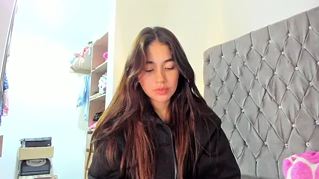 Snapshot of AriaMontgomery chatting on 01/11/25, 07:17 AriaMontgomery online show from 01/11/25, 07:17