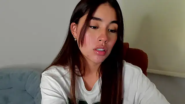 Snapshot of AriaMontgomery chatting on 02/01/25, 03:08 AriaMontgomery online show from 02/01/25, 03:08