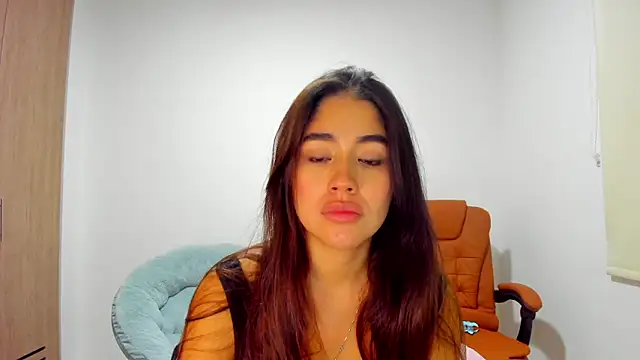 Snapshot of AriaMontgomery chatting on 02/23/25, 10:17 AriaMontgomery online show from 02/23/25, 10:17