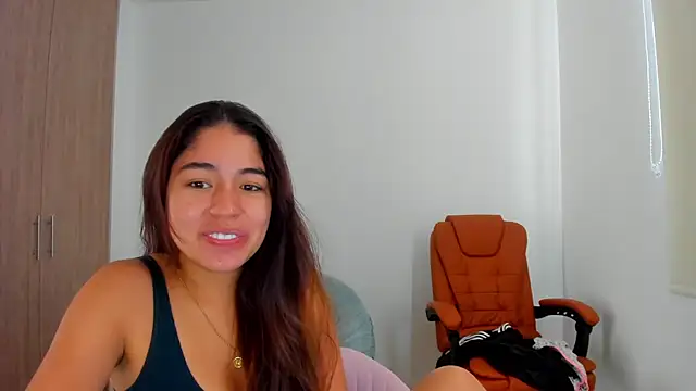 Snapshot of AriaMontgomery chatting on 02/25/25, 06:20 AriaMontgomery online show from 02/25/25, 06:20