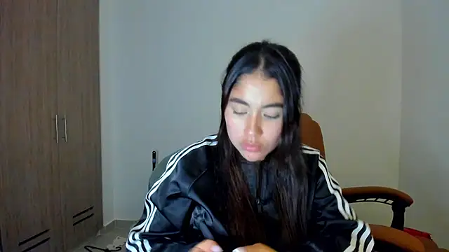 Snapshot of AriaMontgomery chatting on 02/28/25, 06:21 AriaMontgomery online show from 02/28/25, 06:21