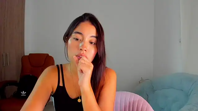 Snapshot of AriaMontgomery chatting on 03/11/25, 08:41 AriaMontgomery online show from 03/11/25, 08:41