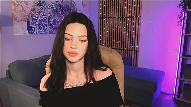 Snapshot of StellaryShy chatting on 12/24/24, 12:33 StellaryShy online show from 12/24/24, 12:33