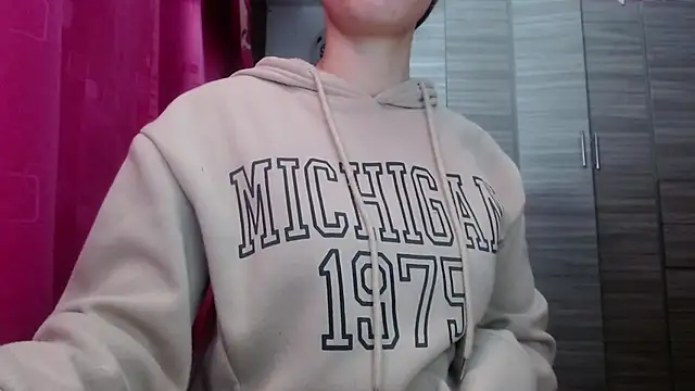 holy juli online show from 02/25/26, 03:16