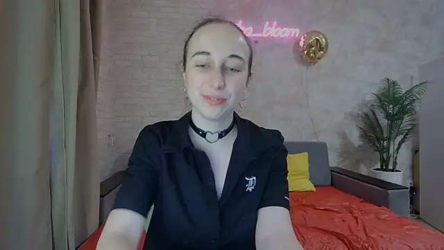 Anika bloom online show from 02/24/25, 05:11