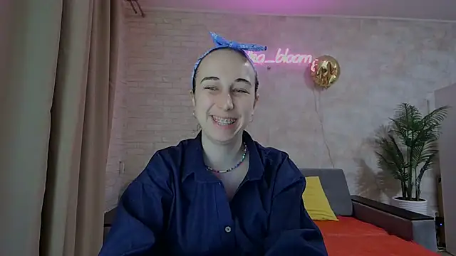 Anika bloom online show from 02/26/25, 09:16