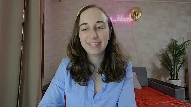 Anika bloom online show from 03/04/25, 08:13