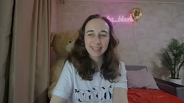 Anika bloom online show from 03/06/25, 11:42