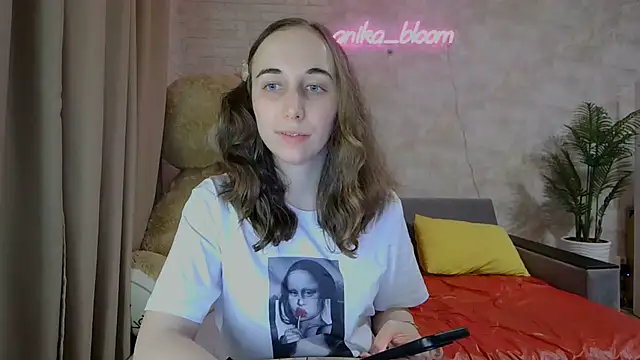 Anika bloom online show from 03/19/25, 02:16