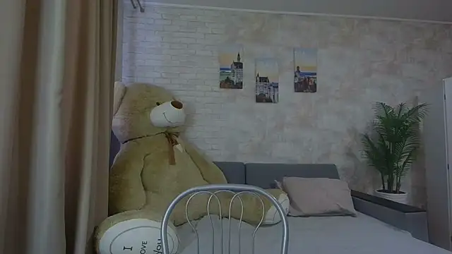 Anika bloom online show from 09/28/25, 06:52