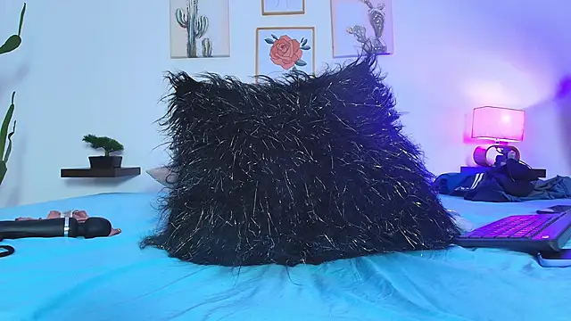 Snapshot of miwa_cute chatting on 12/24/24, 07:44 miwa cute online show from 12/24/24, 07:44